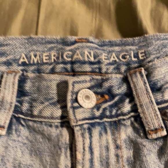 American Eagle Ripped Highest Waist Mom Jean - Picture 5 of 8